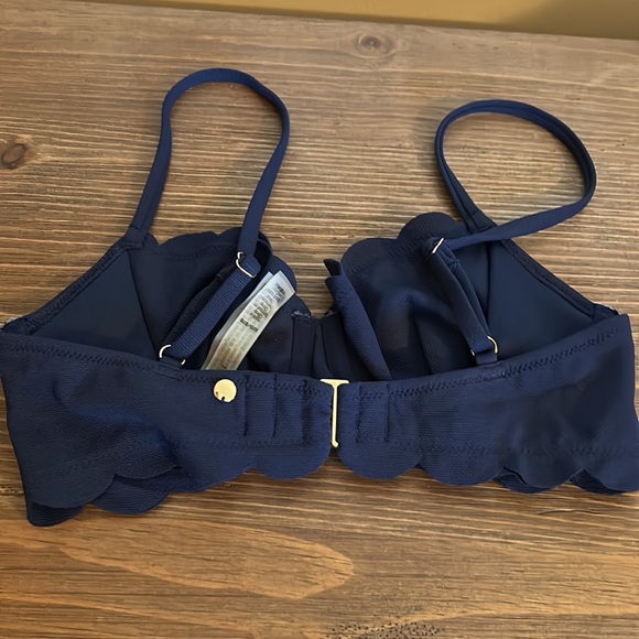 NWT Victoria’s Secret Unlined Swim Top Size 32D - Picture 4 of 6